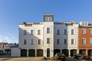 Queens Reach, East Molesey- click for photo gallery